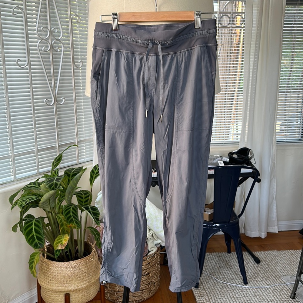 Lululemon Athletica Dance Studio Crop 25” Pants Grey Women’s 8